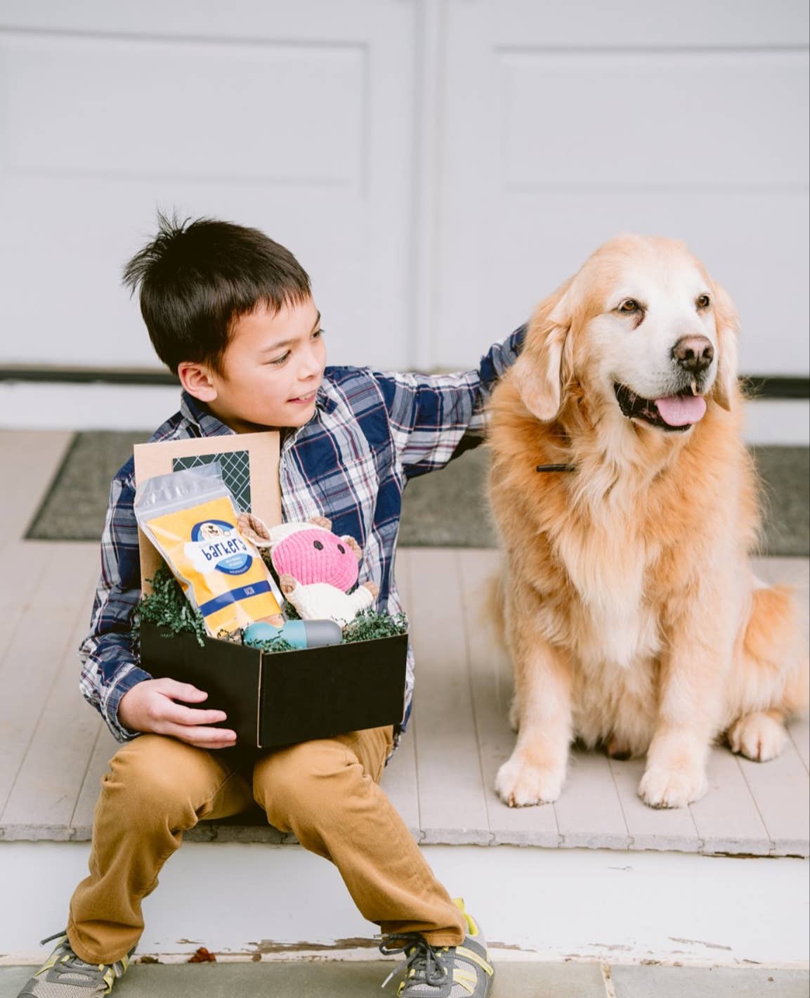 Poop Bag Dispenser with LED Flashlight: Pink
